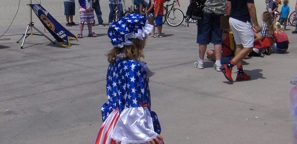 "Betsy Ross" costume at costume competition