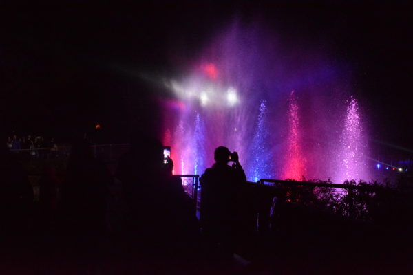 "Splashes of Light" show at L.A. Zoo Lights